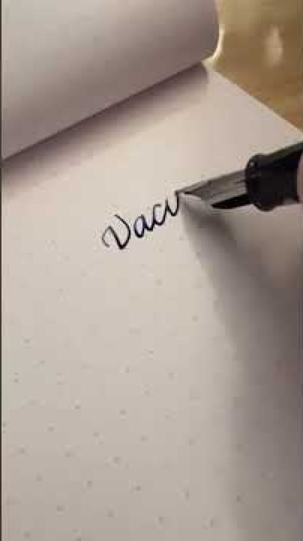 Vacuum fillers are my favorite type of pen #fountainpen #satisfying